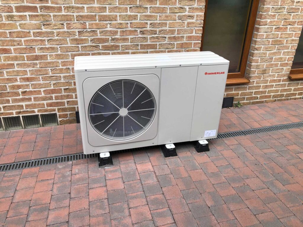 luchtverwarming machine die buiten staat geplaatst door air filip